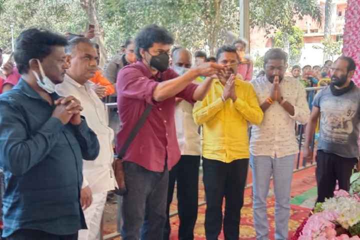 Thalapathy Vijay Pays Tribute To Late Kannada Actor Puneeth ...