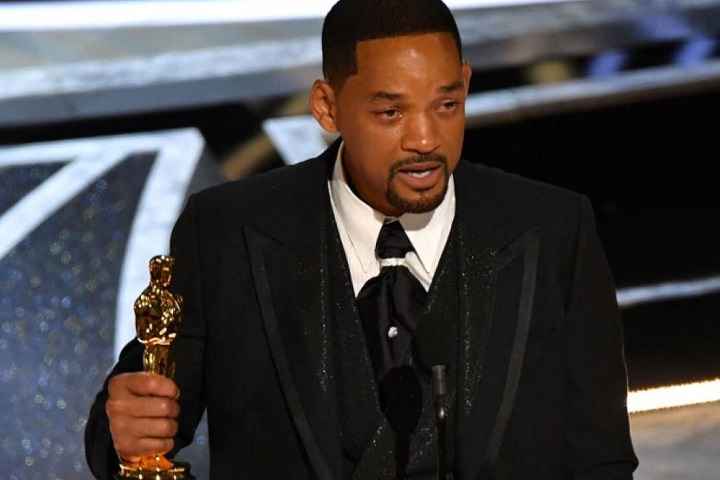 Will Smith Apologizes To Chris Rock For His Misconduct At Os...