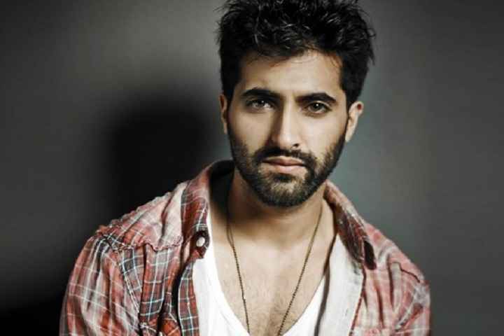 Akshay Oberoi On The Rise; Kicks Off 'Varchasva' Shoot In Ra...