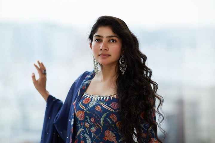 Sai Pallavi Issues Clarification Over Her Comments On Kashmi...