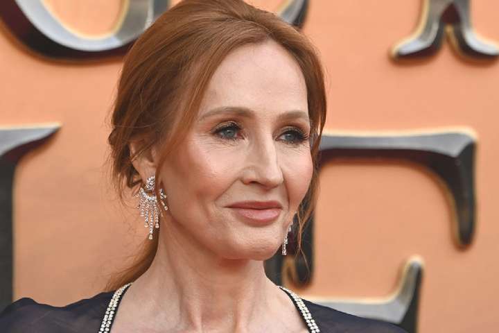 Harry Potter Author JK Rowling Receives Death Threats Over T...
