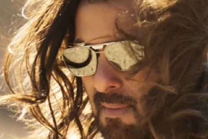 Salman Khan Announces 'Kisi Ka Bhai Kisi Ki Jaan' With His F...