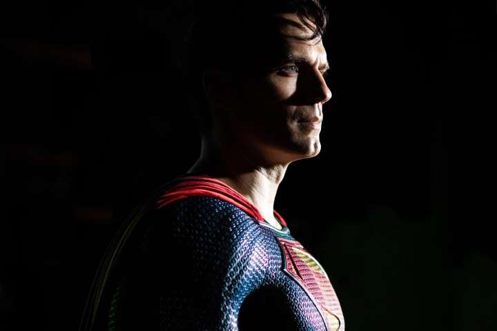 Henry Cavill Officially Announces His Solo Superman Comeback