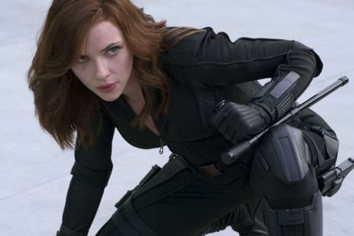 Scarlett Johansson To Return As Black Widow In Avengers: Sec...