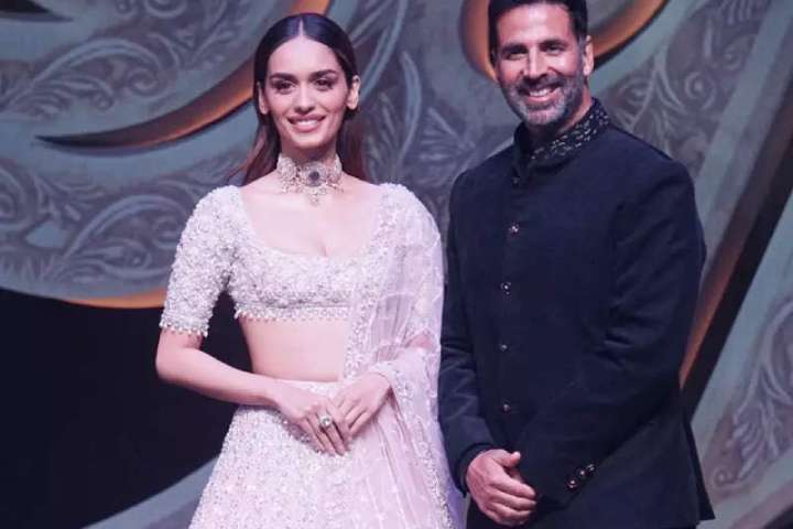 Manushi Chhillar To Reunite With Akshay Kumar For 'Bade Miya...