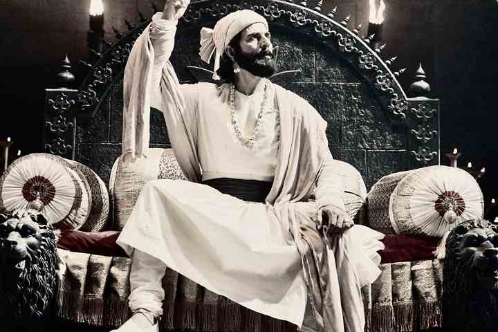 Akshay Kumar Shares His First Look As He Begins Shooting For...