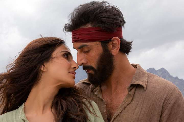 Ranbir Kapoor's 'Shamshera' Dialogue Writer Piyush Mishra Op...