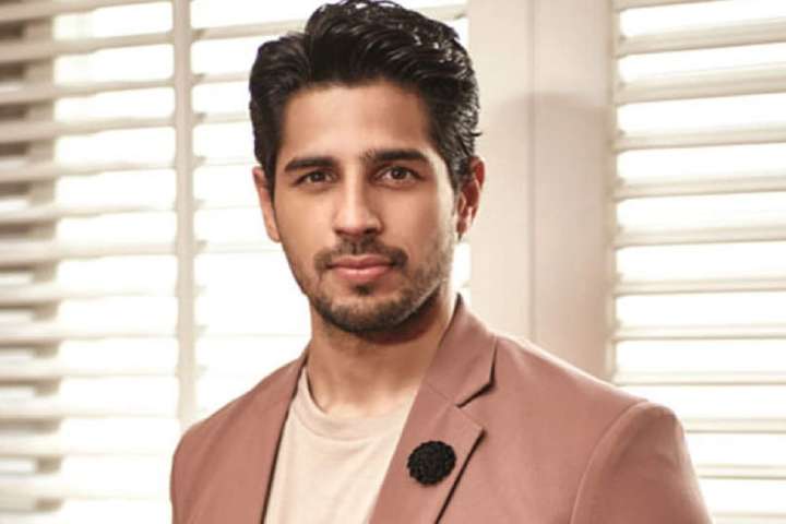 Sidharth Malhotra Rejects The Sequel To 'Rowdy Rathore'