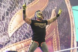Rey Mysterio Pulled From The Royal Rumble Due To Suffering An Injury At SmackDow...