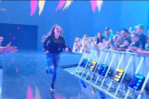 Video: Lita Returns To WWE Raw, Helps Becky Lynch Defeat Bayley