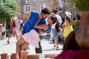 Kartik Aaryan, Ananya Pandey's Tu Meri Main Tera Main Tera Tu Meri Teaser Sets V...