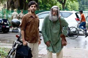 Amitabh Bachchan and Ayushmann Khurrana starrer Gulabo Sitabo to premiere on Ama...